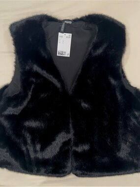 H&M Women's Fluffy Fur Vest - Black